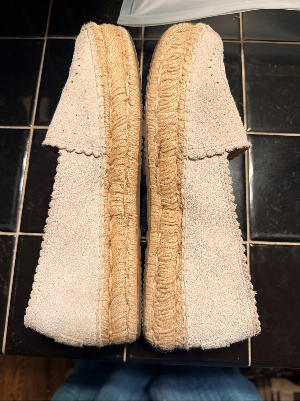 UGG Espadrille Slip On Flats Women’s Size 7 Beige Suede Loafers Summer Shoes